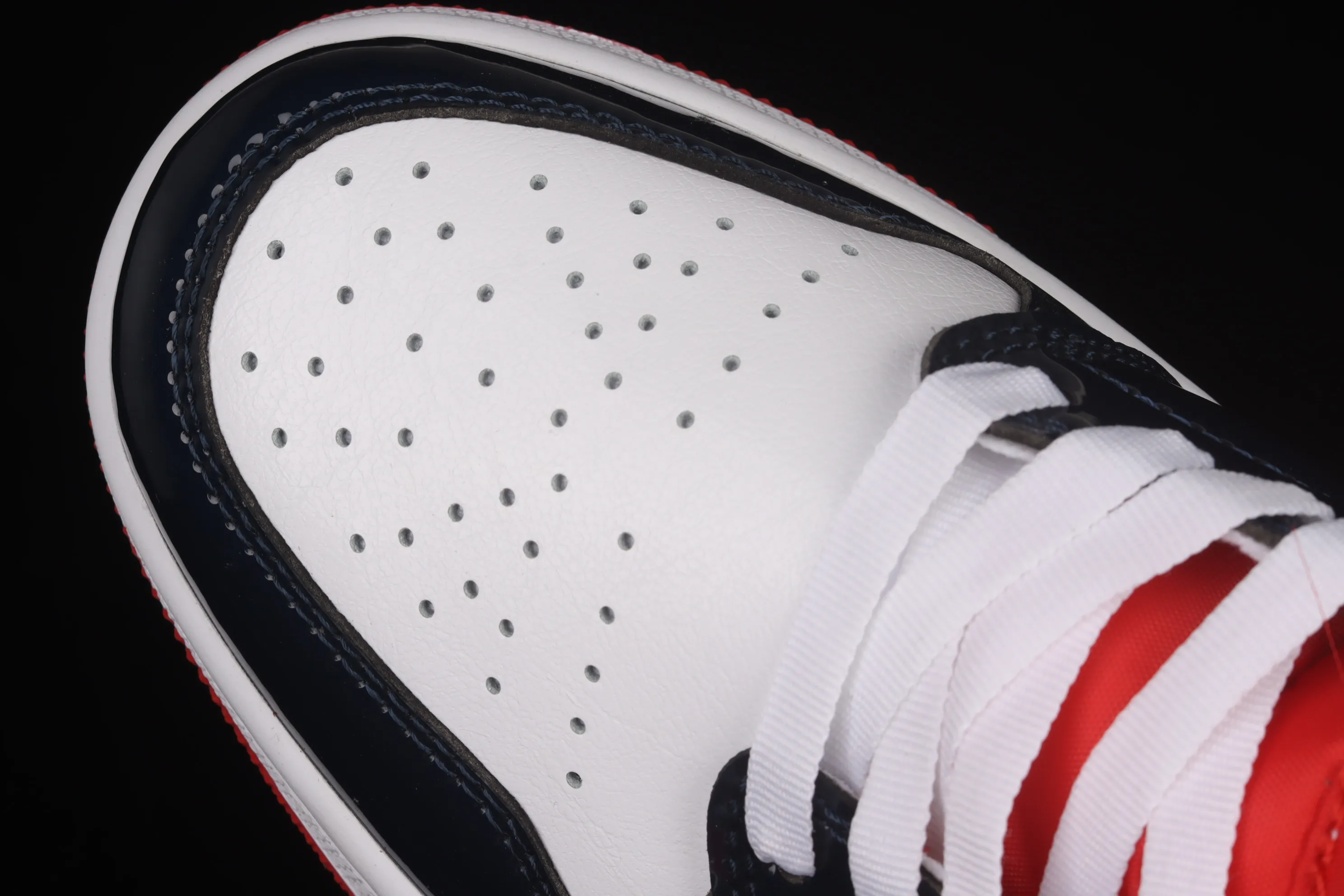 All categories Air Jordan Jordan series basketball shoes Air Jordan 1 Mid Air Jordan 1 Mid AJ1 Joe 1 patent leather color matching mid-top cultural basketball shoes DJ5984-400
